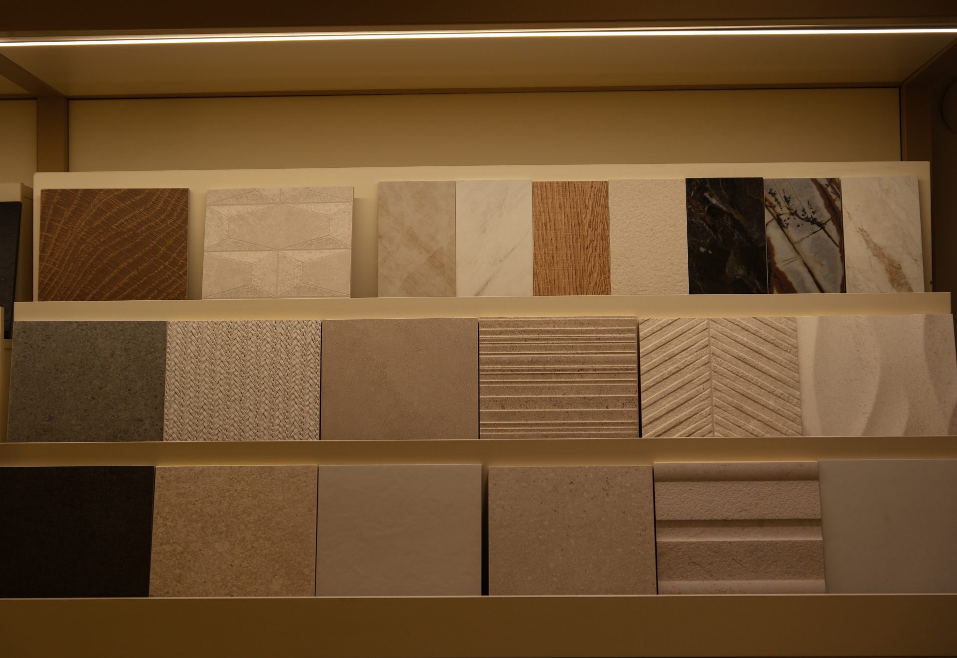 Porcelanosa Etiler Showroom İstanbul – iç mimari tasarım ve uygulama FGA